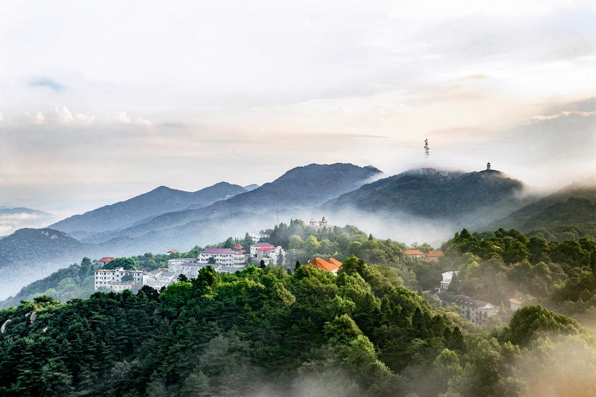 苏仙岭是湖南省人民政府首批公布的省级风景名胜区之一